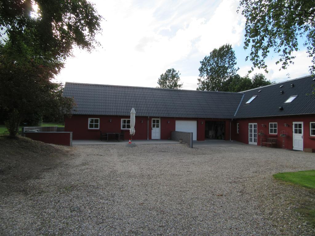 Hedelodden Apartment Uve Exterior photo